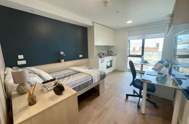 Premium Plus, Unilife High Street, 12-14 High Street, City Centre, Southampton - Image 2