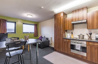 Classic 3 Bed Ensuite, The Pinnacles, Broad Street, City Centre, Sheffield - Image 2