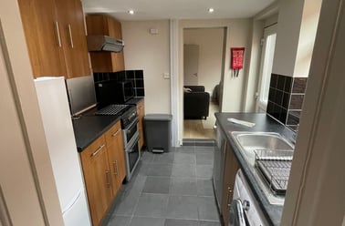 Bethnal Green, Newland, Hull - Image 3