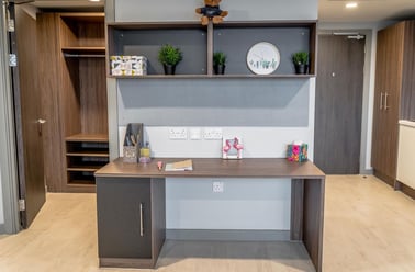 Penthouse Studio, Scotway House, 165 Castlebank Street  , Broomhill, Glasgow - Image 3