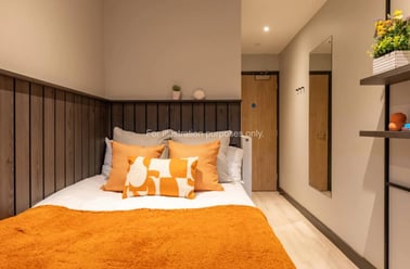 Standard Ensuite, The Port On The Square, Surrey Street, City Centre, Bristol - Image 2