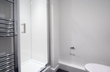 Bronze Ensuite, The Paper Works, York Street, City Centre, Sheffield - Image 3