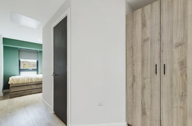 Luxury Ensuite, Crown Place, St Ann's Well Road, The Old Meadows, Nottingham - Image 3