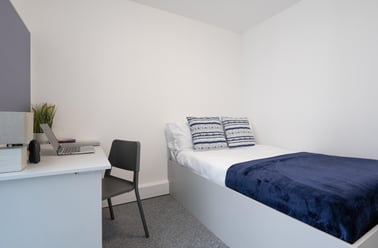 Silver Ensuite, The Paper Works, York Street, City Centre, Sheffield - Image 3