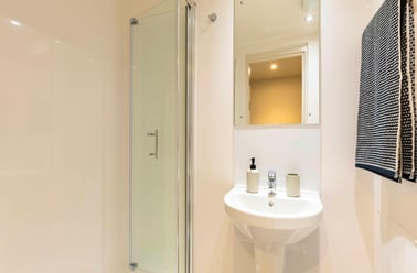 Classic Plus Ensuite, Pershore Junction, 1-3 Dogpool Lane, Selly Park, Birmingham - Image 3
