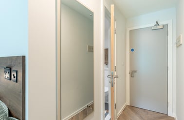 Bronze Studio, The Place, 33 Queens Road, City Centre, Nottingham - Image 3