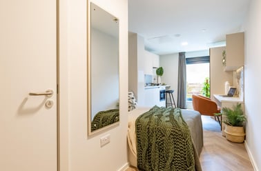 Platinum Studio, The Place, 33 Queens Road, City Centre, Nottingham - Image 2