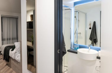 Deluxe Ensuite, Steelworks, 29 Rockingham Street, City Centre, Sheffield - Image 2