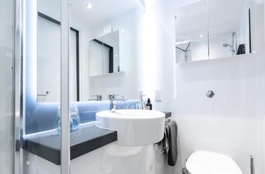 Deluxe Ensuite, Steelworks, 29 Rockingham Street, City Centre, Sheffield - Image 3