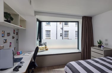 Classic Plus, Bargate House, 31 High Street, City Centre, Southampton - Image 2