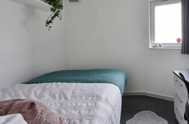 Standard Ensuite, Frobisher House, 64-66 Ebrington Street, Mutley, Plymouth - Image 2