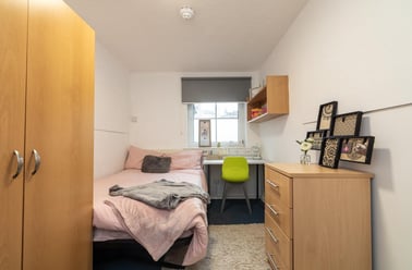 Example of a Non-Ensuite Bronze