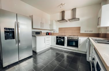 High Street, City Centre, Loughborough - Image 2