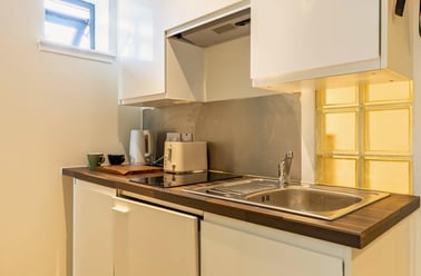 Deluxe Plus Studio, Gallery Apartments, 2 Port Dundas Place, City Centre, Glasgow - Image 3