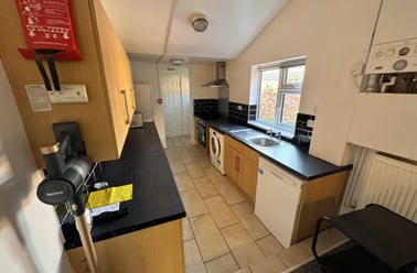 West Parade, West End, Lincoln - Image 3