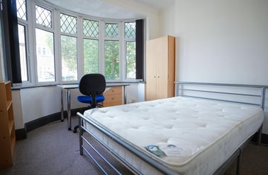 Oaklands Avenue, City Centre, Loughborough - Image 3