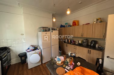 Hyde Park Terrace, Hyde Park, Leeds - Image 3