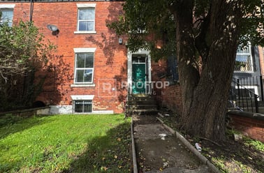 Hyde Park Terrace, Hyde Park, Leeds - Image 2
