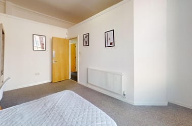 Blenheim Terrace, Woodhouse, Leeds - Image 2