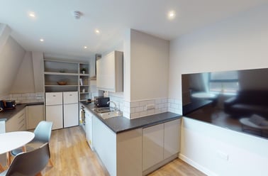 Fitzhardinge House, Cotham, Bristol - Image 2