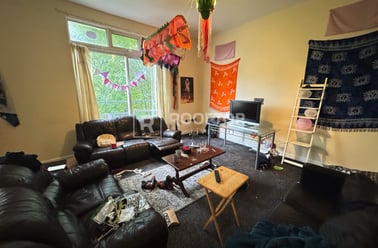 Moorland Avenue, Hyde Park, Leeds - Image 3