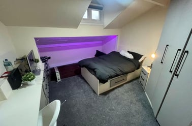 Ash Grove, Hyde Park, Leeds - Image 3