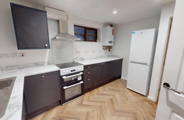 Heron Drive, Lenton, Nottingham - Image 2