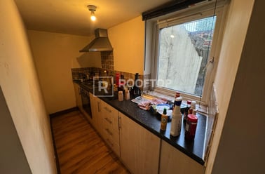 Moorland Avenue, Hyde Park, Leeds - Image 3