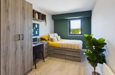 Luxury Studio with Courtyard, Crown Place, St Ann's Well Road, The Old Meadows, Nottingham - Image 2