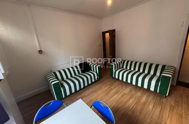 Hessle View, Hyde Park, Leeds - Image 2