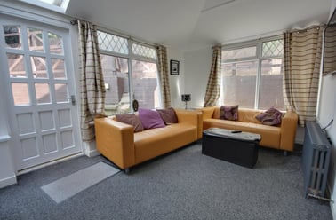 Orchard Drive, Gilesgate, Durham - Image 2