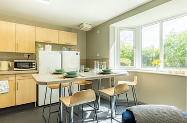 Classic 3 Bed Flat, Calthorpe Court, Pershore Road, Edgbaston, Birmingham - Image 3