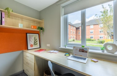 Classic 2 Bed Flat, Calthorpe Court, Pershore Road, Edgbaston, Birmingham - Image 2