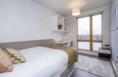 Premier Ensuite, Charles Morton Court, 37-43 Green Lanes, Newington Green, London - Image 2