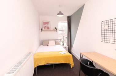 Cross Street, St Catherines, Lincoln - Image 2