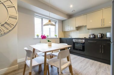 Victoria Court Mews, Hyde Park, Leeds - Image 2