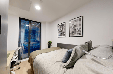 Deluxe Ensuite, Fabric, 77 Talbot Street, Lenton, Nottingham - Image 3