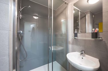 Superior Ensuite 2 Bed Cluster, Selly Oak Court, Elliott Road, Selly Oak, Birmingham - Image 2