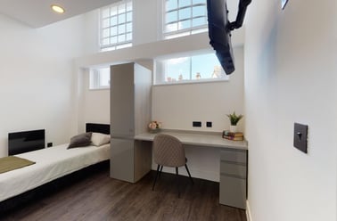 Graduation House, Beeston, Nottingham - Image 3