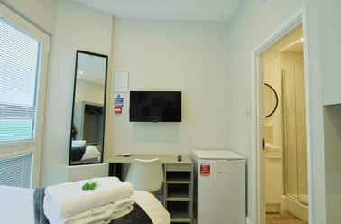 St Nicholas Street, City Centre, Bristol - Image 2