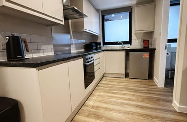 Fitzhardinge House, City Centre, Bristol - Image 3