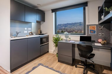 Superior Studio, Hollis Wharf, Lower Bristol Road, Oldfield Park, Bath - Image 2