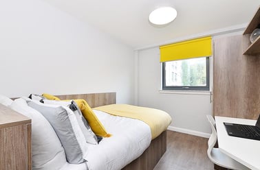 Bronze En suite, The Mill House, 400 Gorgie Road, Gorgie, Edinburgh - Image 2