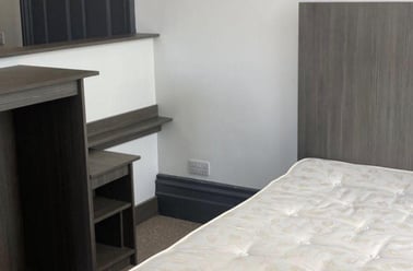 Derby Road, City Centre, Loughborough - Image 3