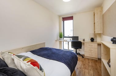 Silver Ensuite, Rockingham House, Broad Lane, City Centre, Sheffield - Image 2