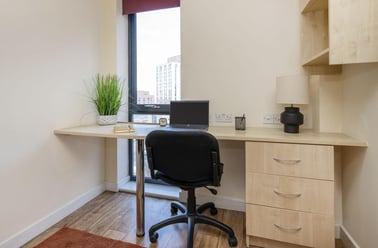 Silver Ensuite, Rockingham House, Broad Lane, City Centre, Sheffield - Image 3