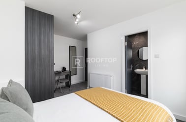 Brudenell Road, Hyde Park, Leeds - Image 3