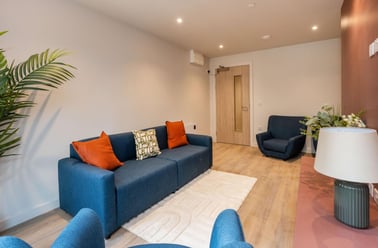 Classic Ensuite, Centre Court, Alfreton Road, Lenton, Nottingham - Image 2