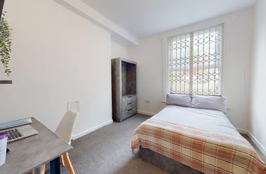 Moorland Avenue, Hyde Park, Leeds - Image 2