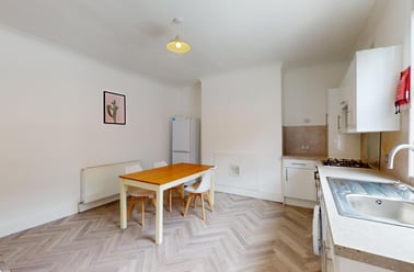 Vicarage Avenue, Kirkstall, Leeds - Image 3